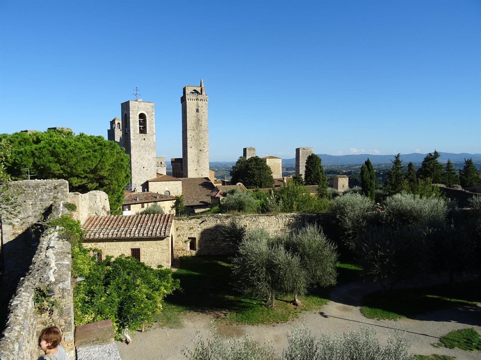 Wandeling in San Gimignano, de torenstad van Santa Fina