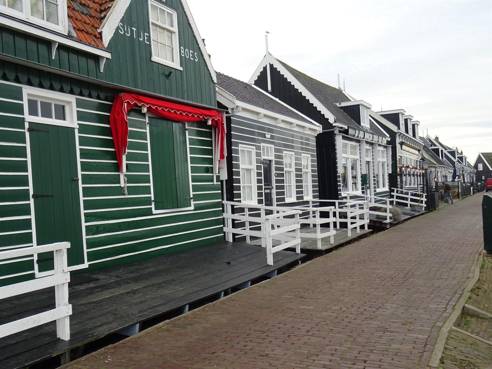 Wandeling door Marken, een dorp in de zee